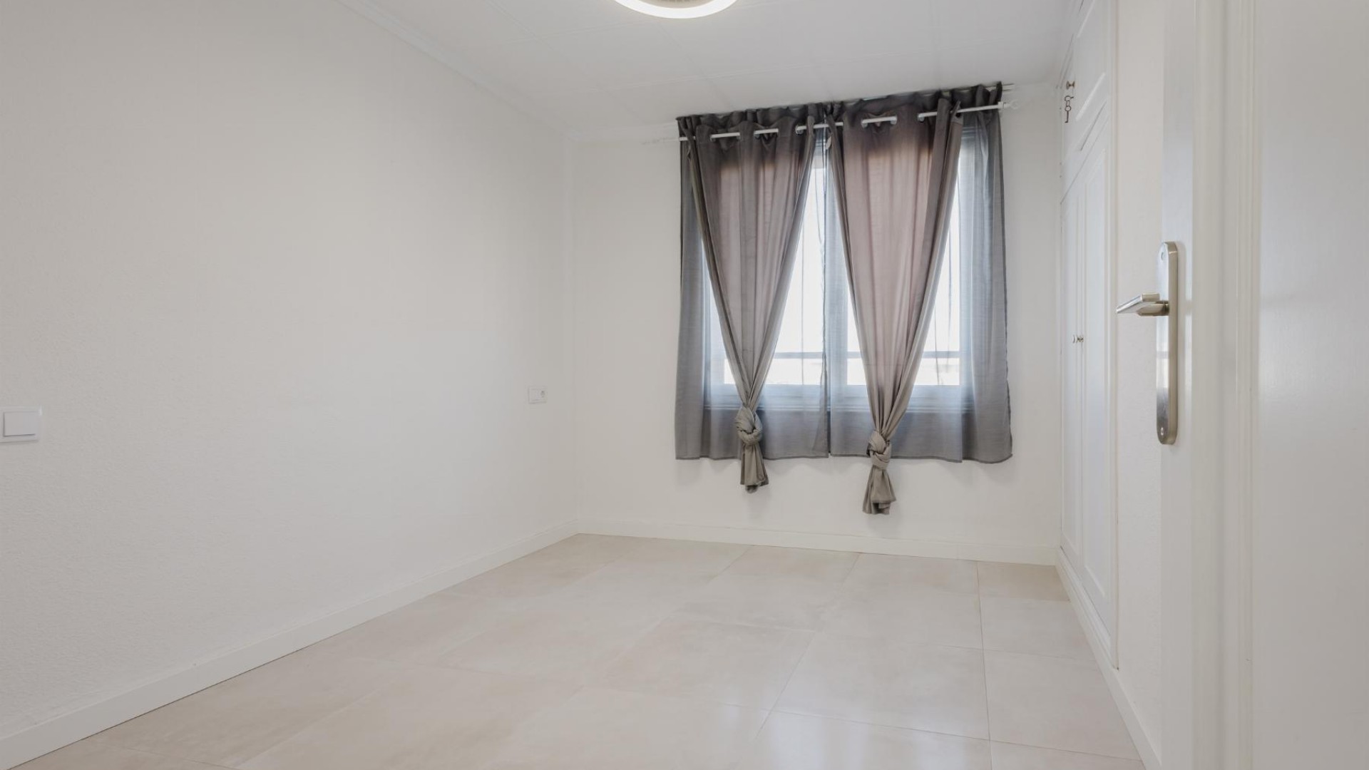 Herverkoop - Apartement Flat -
Torrevieja - Playa del Acequión