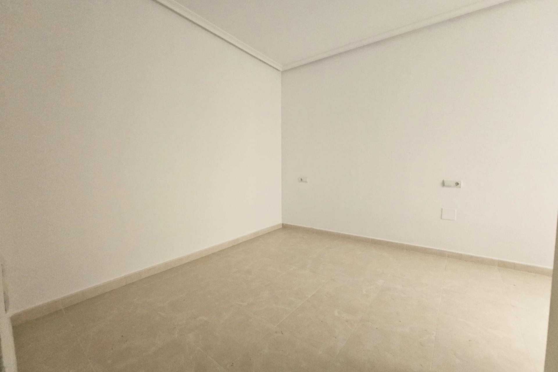 Herverkoop - Apartement Flat -
Torrevieja - torrevieja