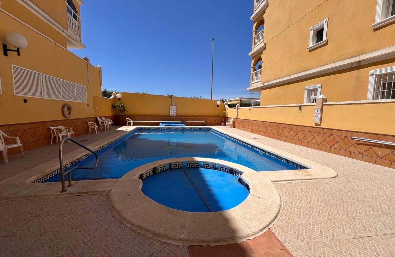 Herverkoop - Appartement / Flat -
Algorfa - Pueblo