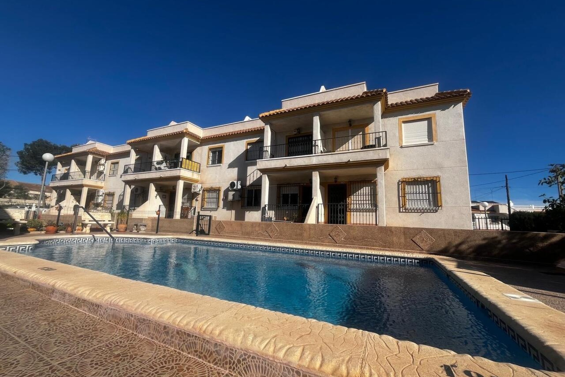 Herverkoop - Appartement / Flat -
Algorfa
