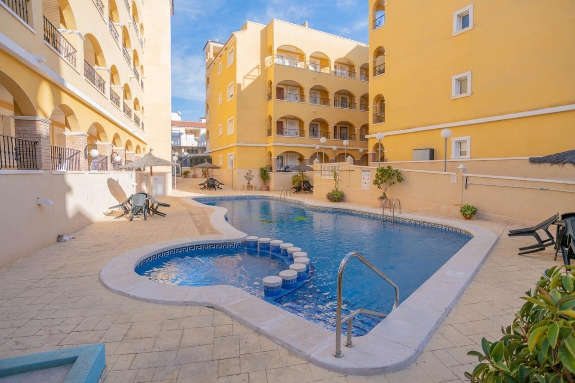 Herverkoop - Appartement / Flat -
Algorfa