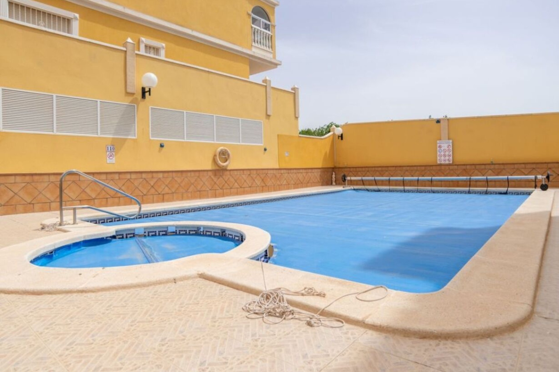 Herverkoop - Appartement / Flat -
Algorfa