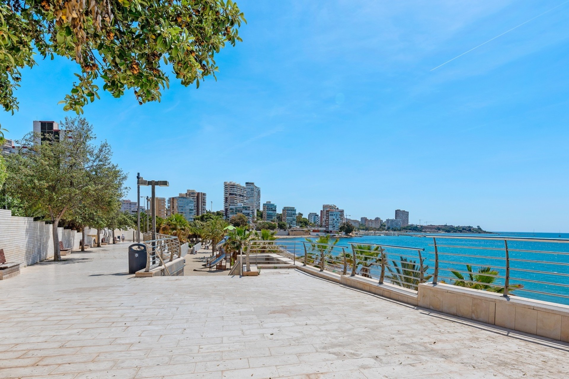 Herverkoop - Appartement / Flat -
Alicante