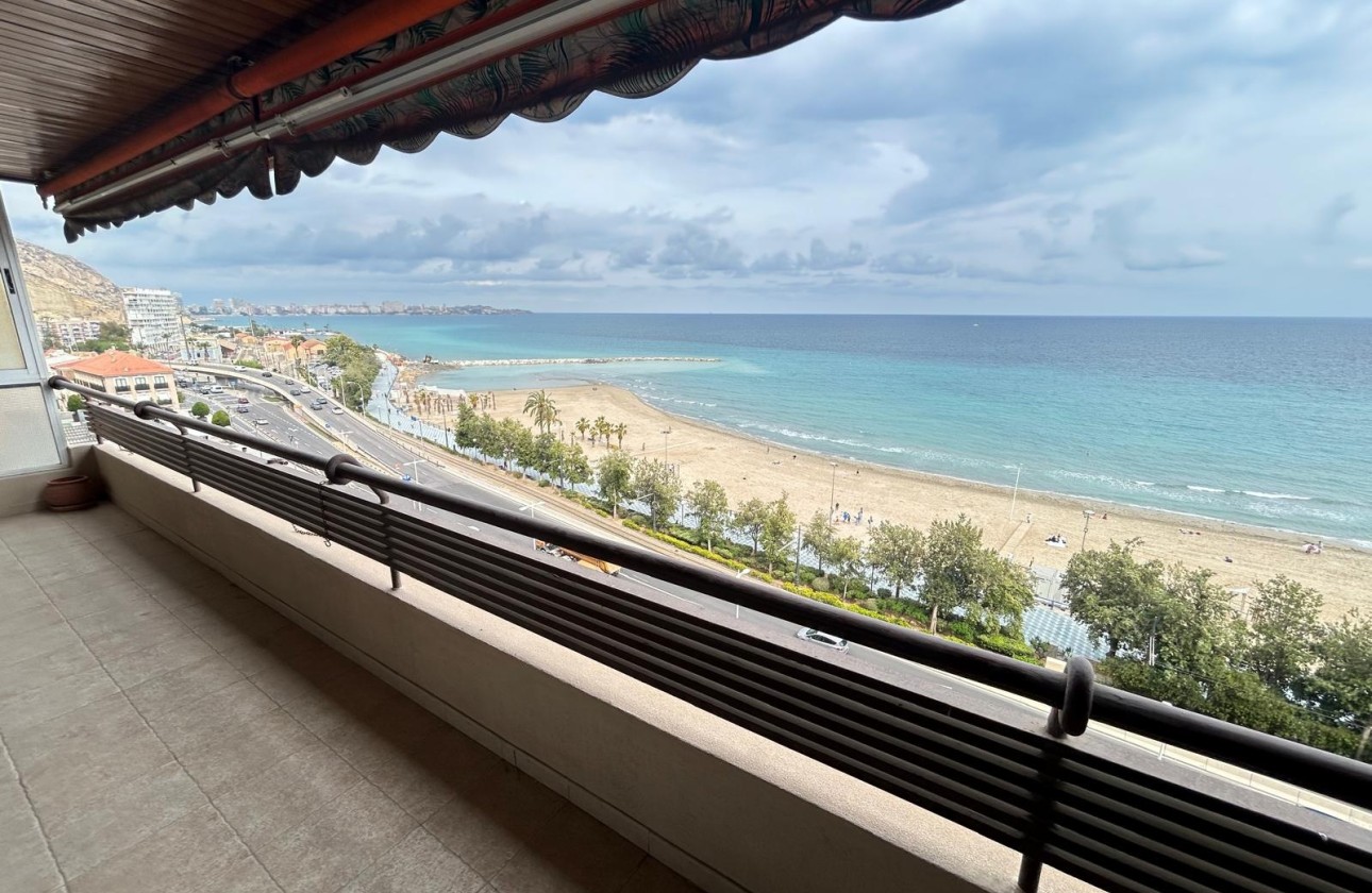 Herverkoop - Appartement / Flat -
Alicante