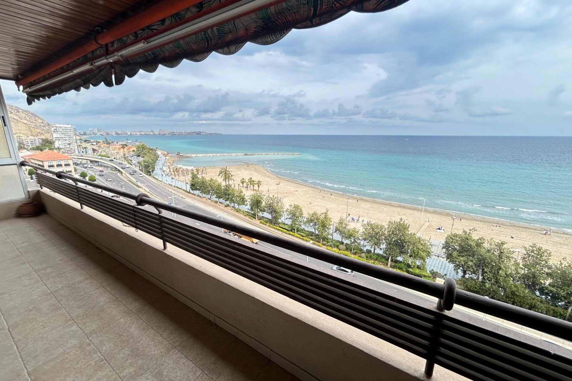 Herverkoop - Appartement / Flat -
Alicante