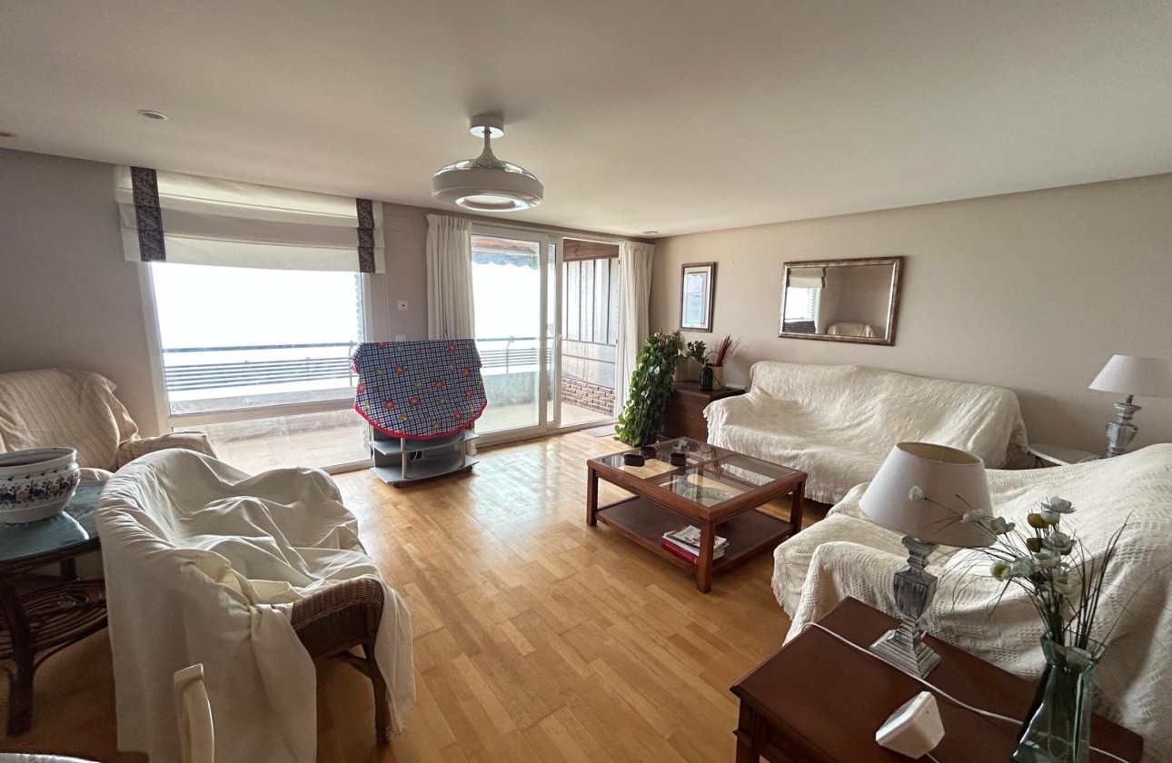 Herverkoop - Appartement / Flat -
Alicante