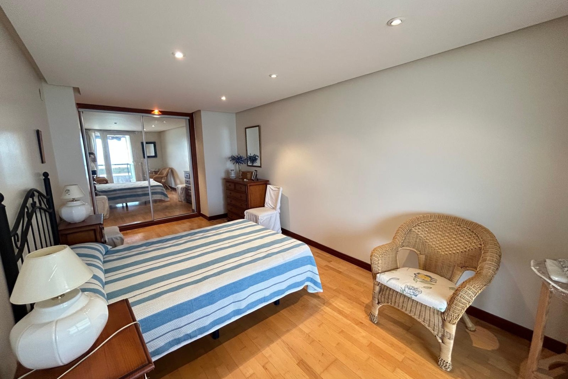 Herverkoop - Appartement / Flat -
Alicante