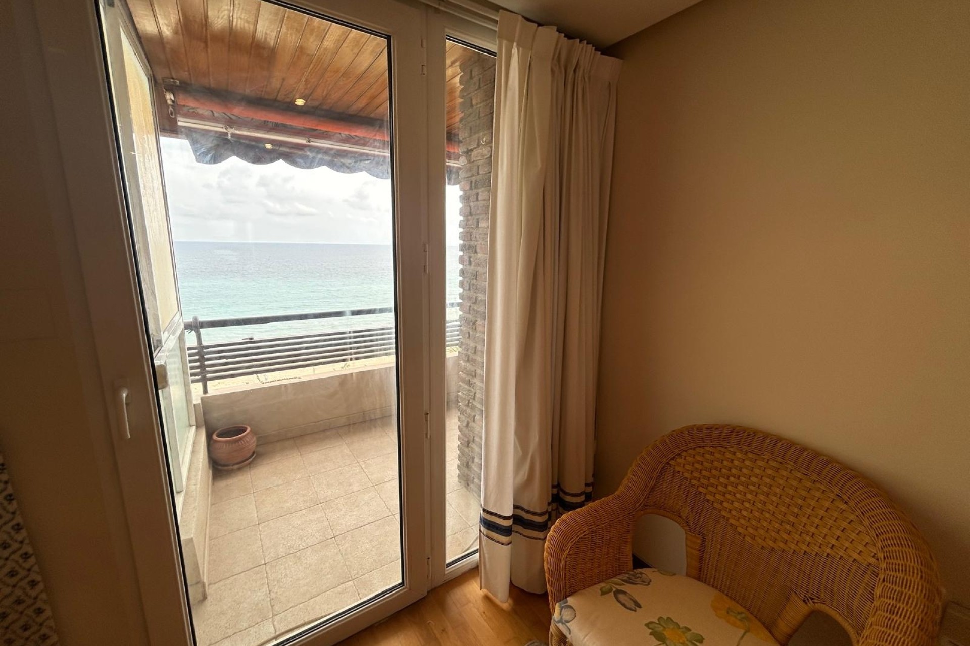 Herverkoop - Appartement / Flat -
Alicante