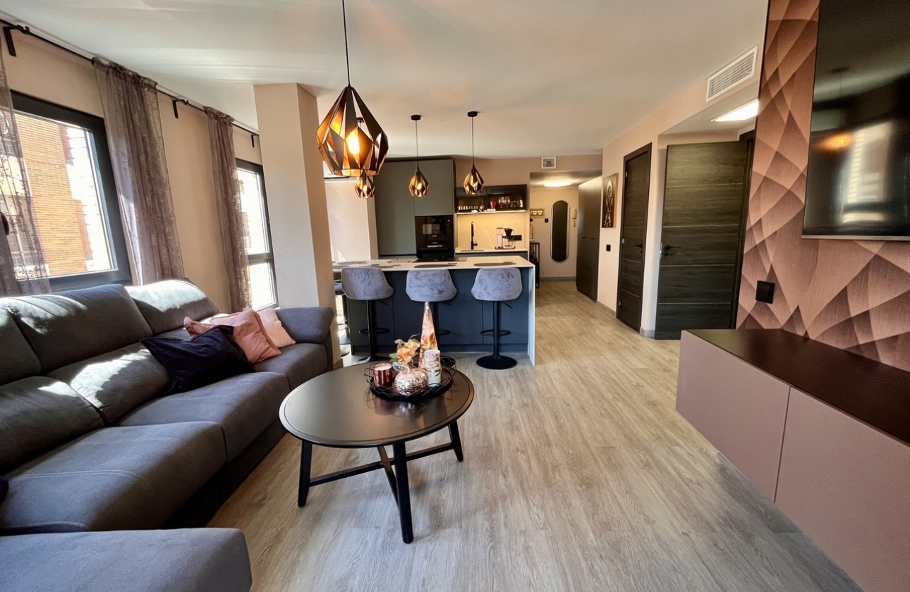 Herverkoop - Appartement / Flat -
Almoradí - Inland