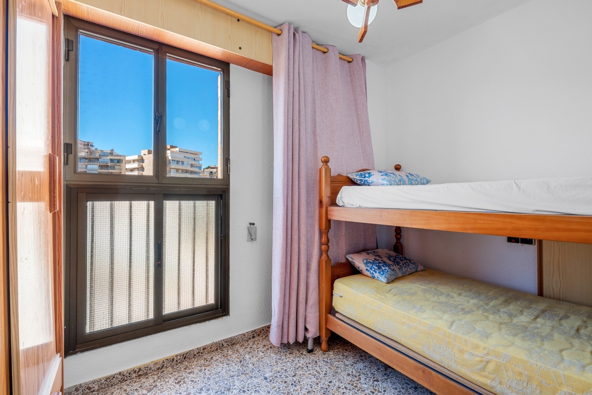 Herverkoop - Appartement / Flat -
Arenales del Sol - Segunda linea playa