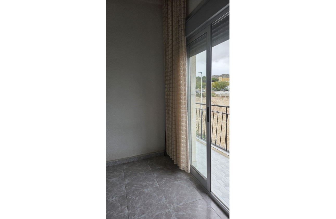 Herverkoop - Appartement / Flat -
Crevillente