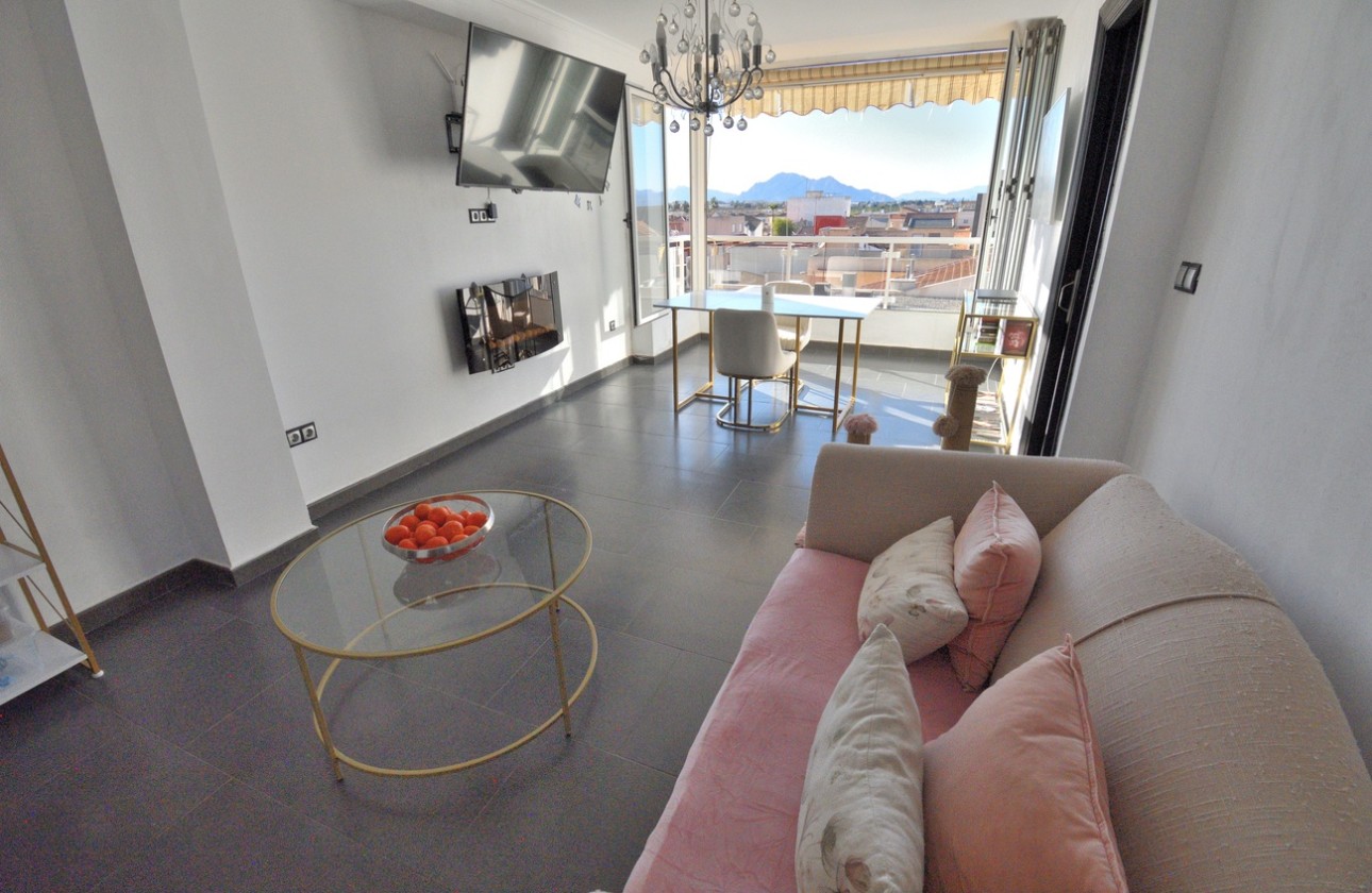 Herverkoop - Appartement / Flat -
Daya Nueva