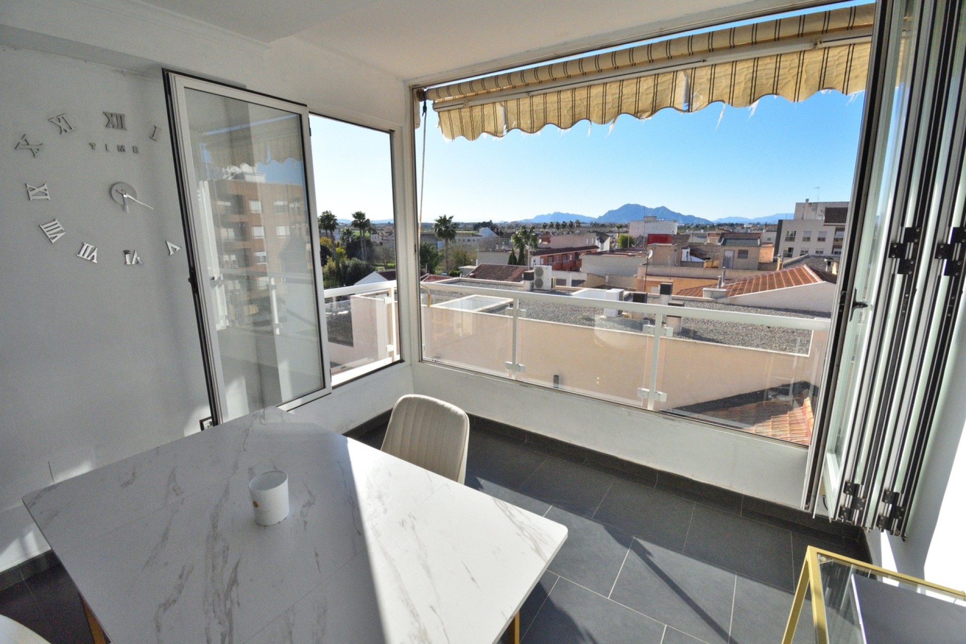 Herverkoop - Appartement / Flat -
Daya Nueva