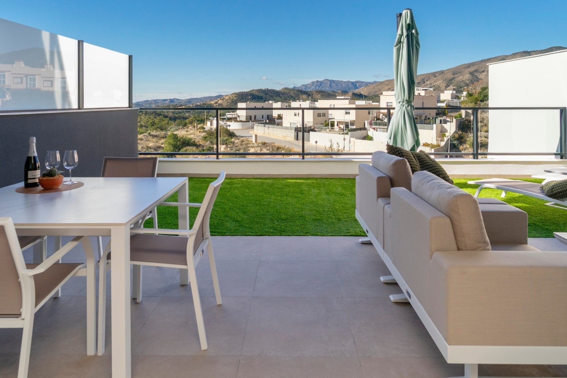 Herverkoop - Appartement / Flat -
Finestrat