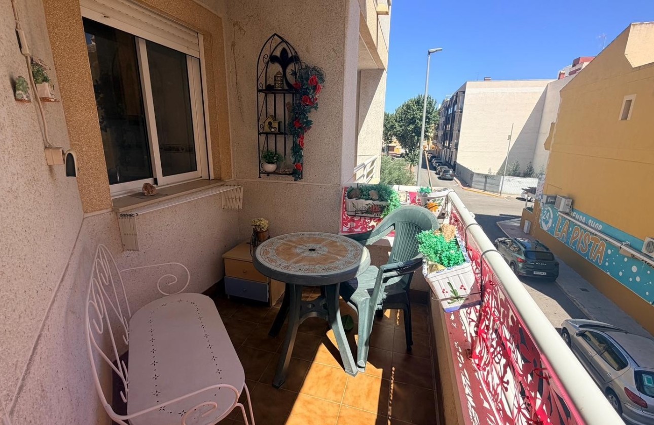 Herverkoop - Appartement / Flat -
Los Montesinos - Centro