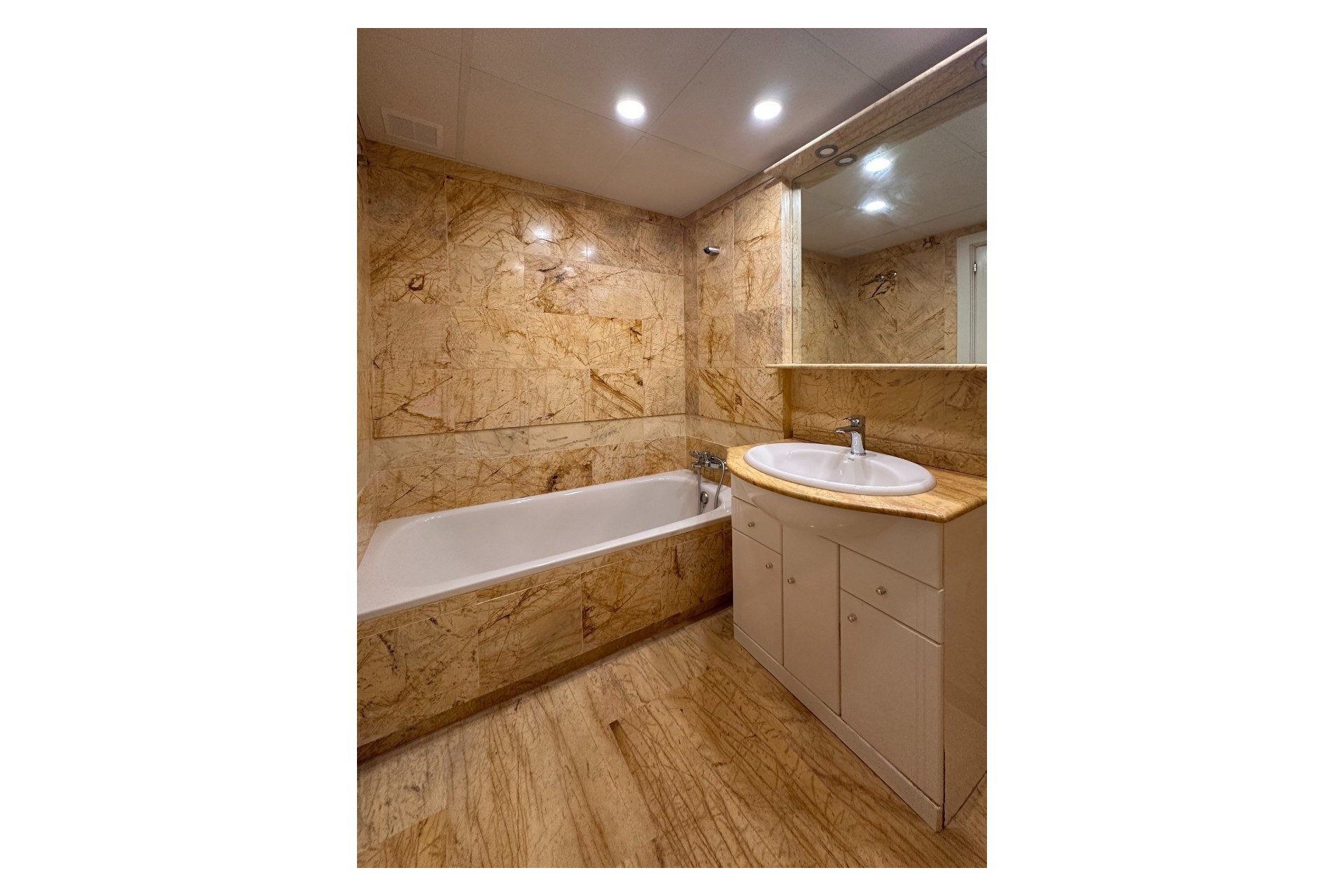 Herverkoop - Appartement / Flat -
Orihuela Costa - Agua Marina