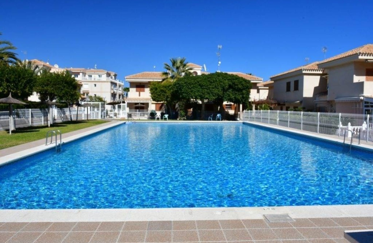 Herverkoop - Appartement / Flat -
Orihuela Costa - La Zenia