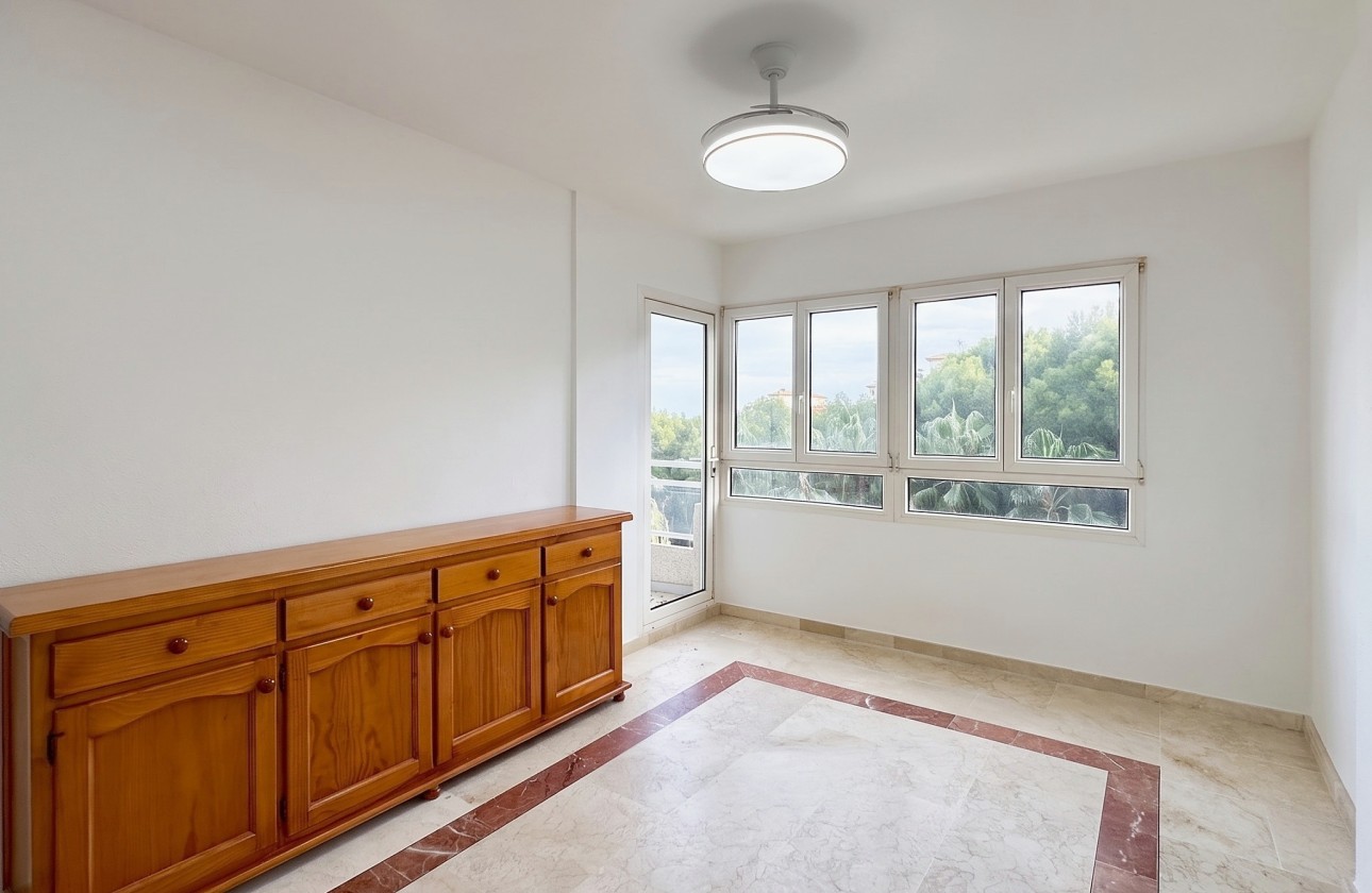 Herverkoop - Appartement / Flat -
Orihuela Costa