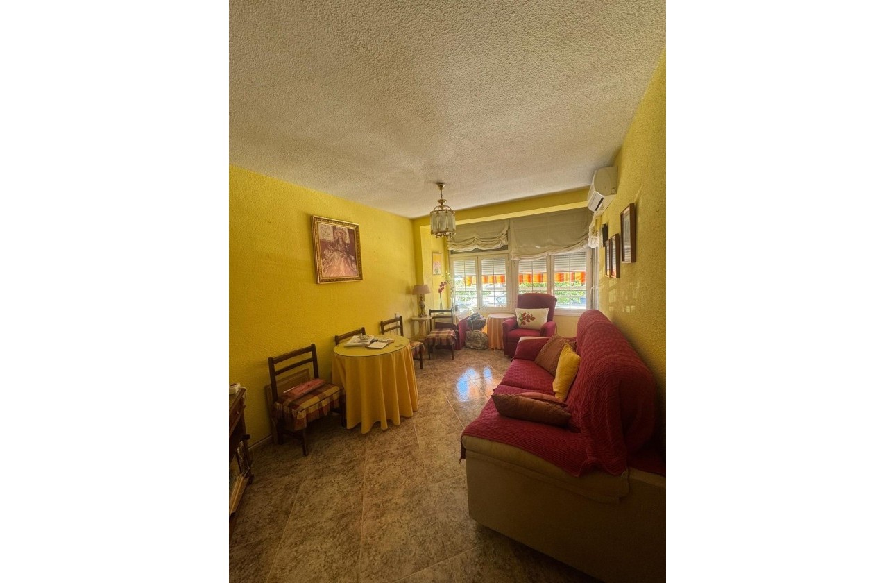 Herverkoop - Appartement / Flat -
Orihuela - Los Andenes