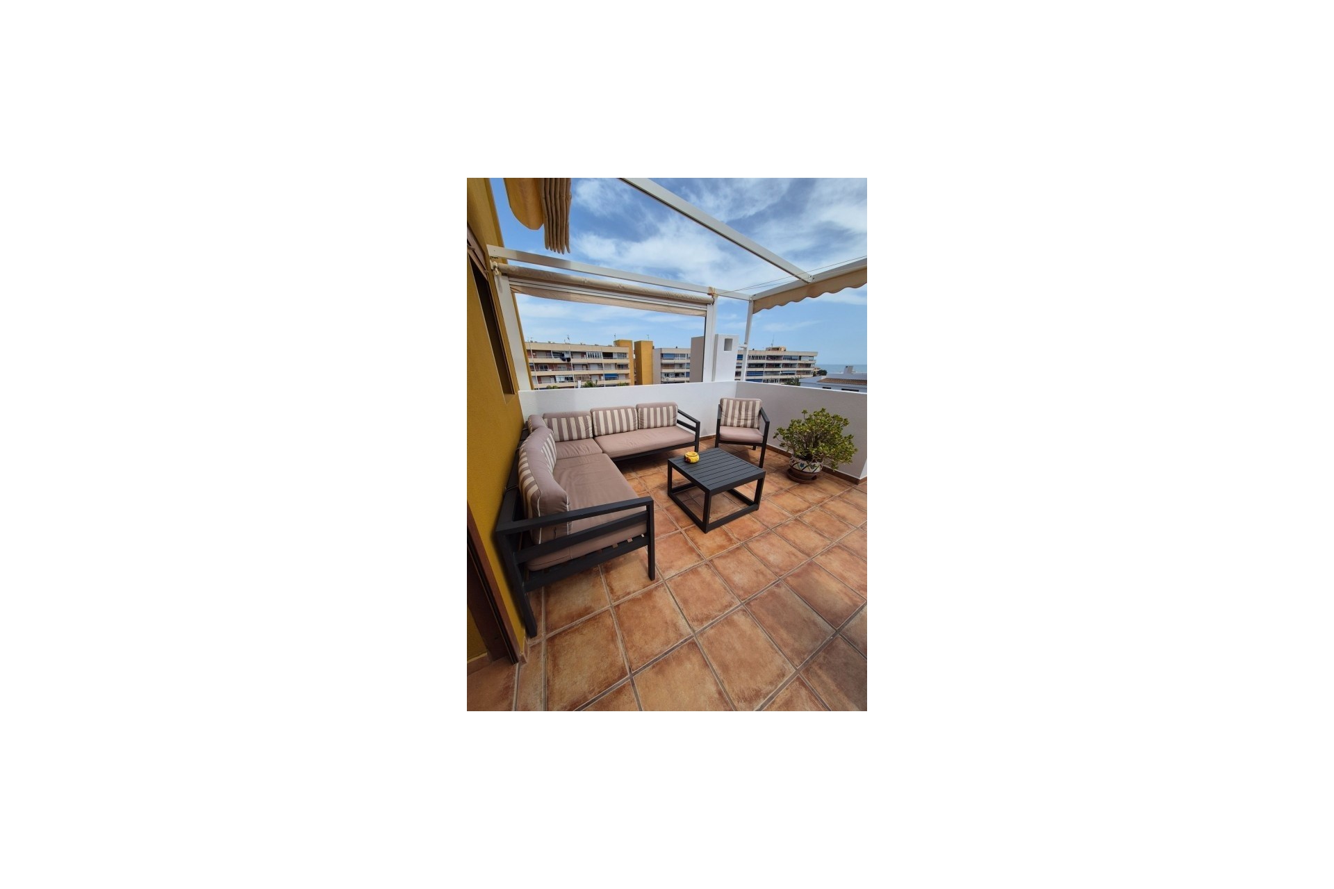Herverkoop - Appartement / Flat -
Punta Prima - Costa Blanca