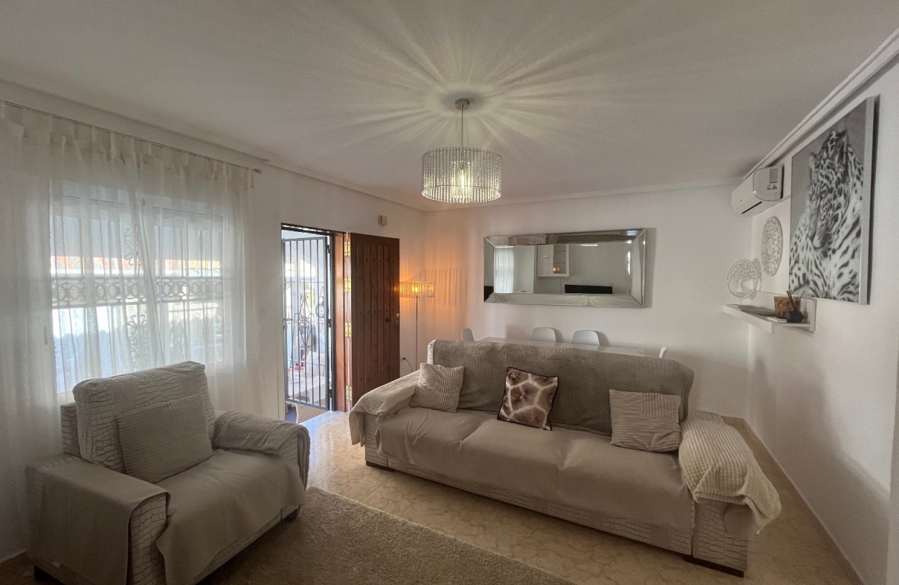 Herverkoop - Appartement / Flat -
Punta Prima - Serena