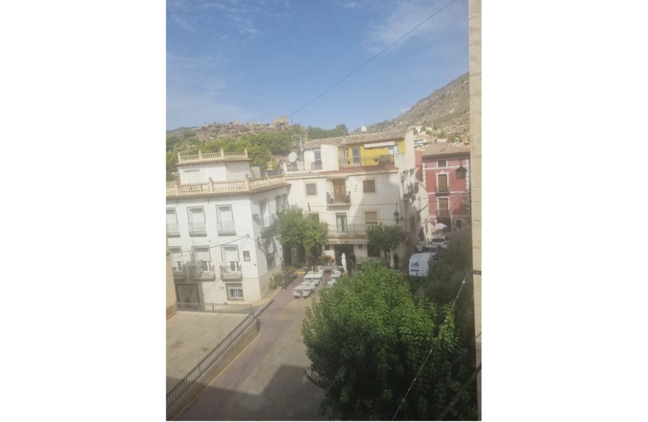 Herverkoop - Appartement / Flat -
Relleu - Inland