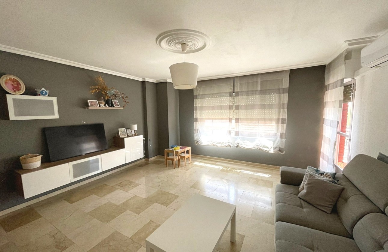 Herverkoop - Appartement / Flat -
Rojales