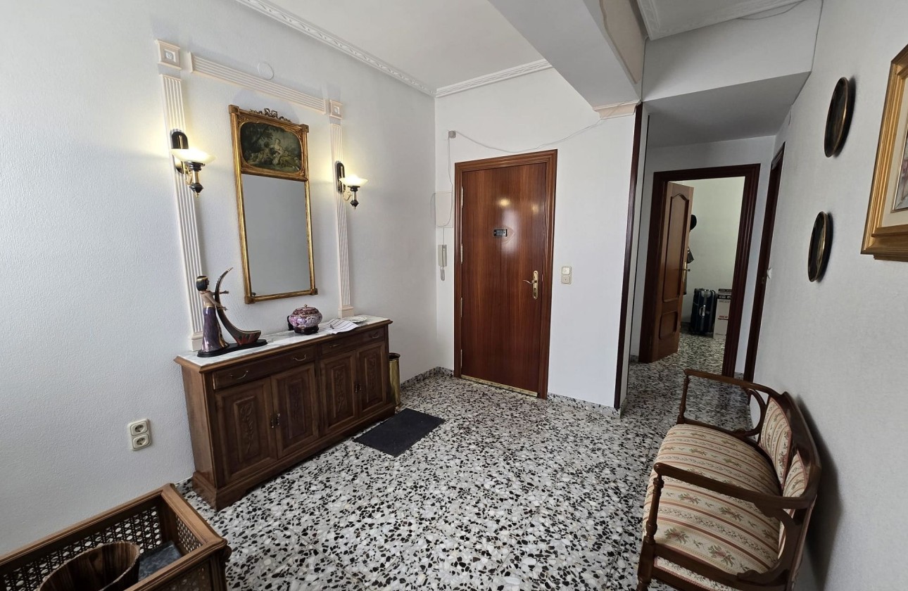 Herverkoop - Appartement / Flat -
SAX