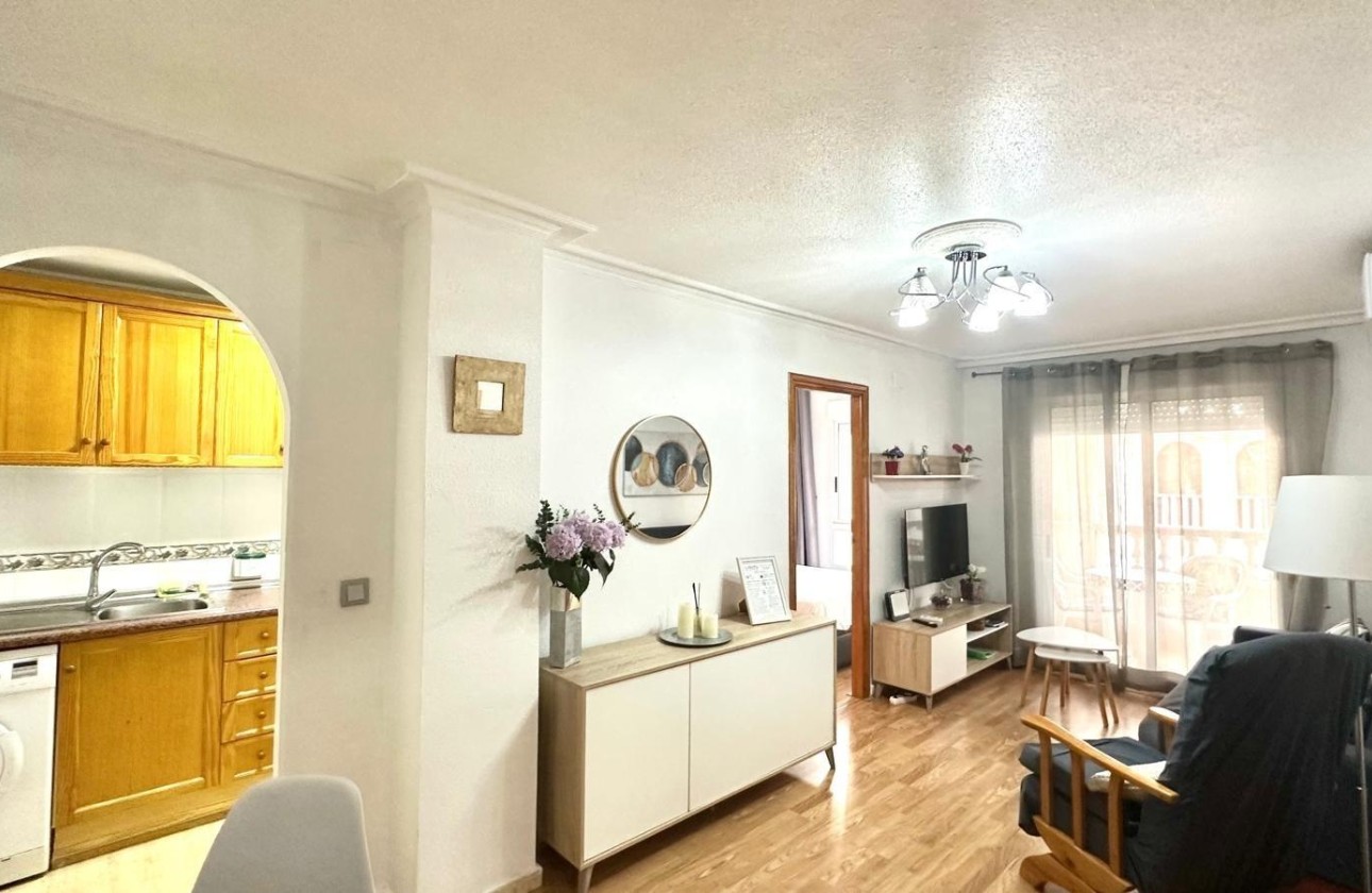 Herverkoop - Appartement / Flat -
Torrevieja - Acequion