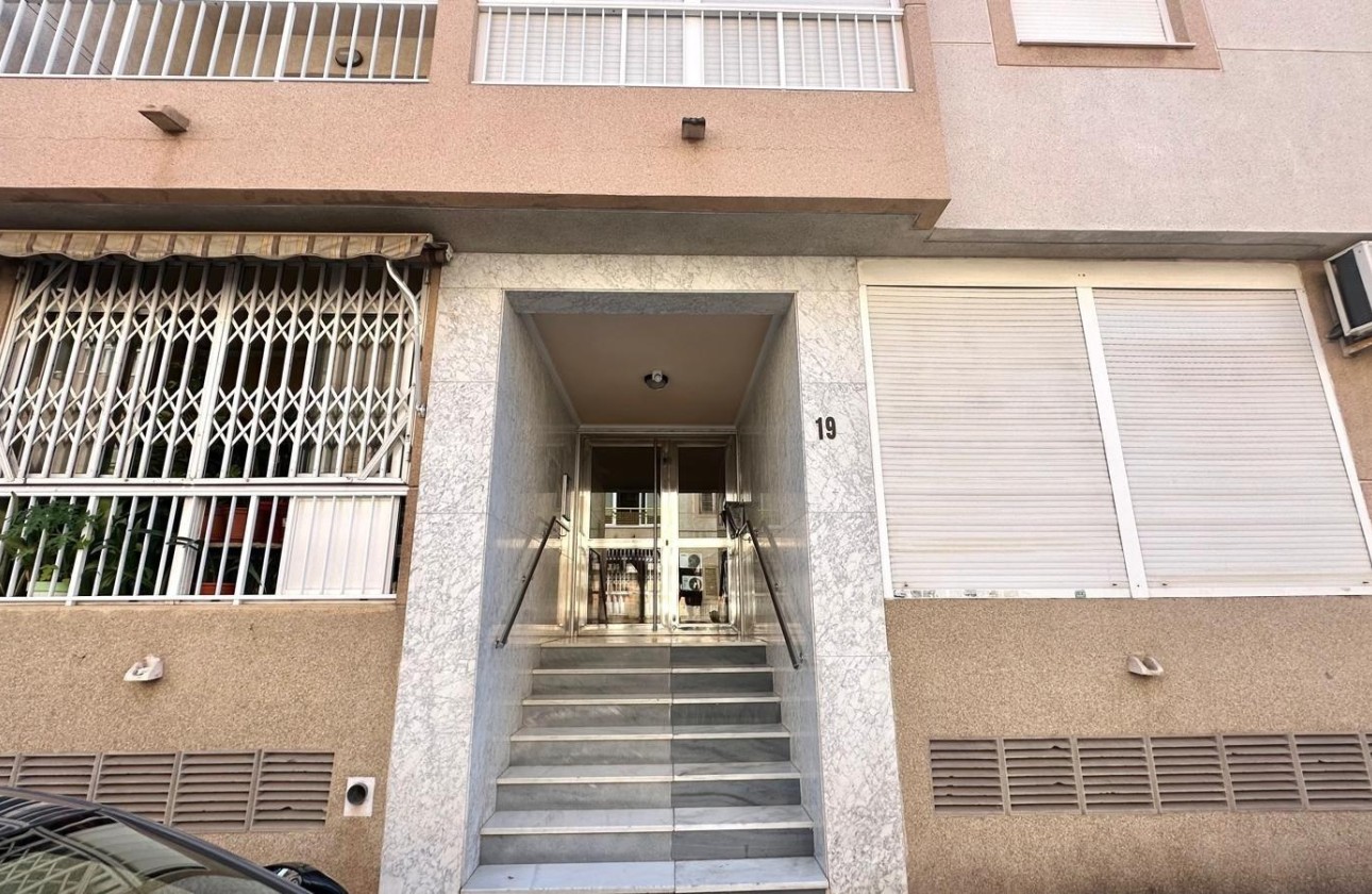 Herverkoop - Appartement / Flat -
Torrevieja - Acequion