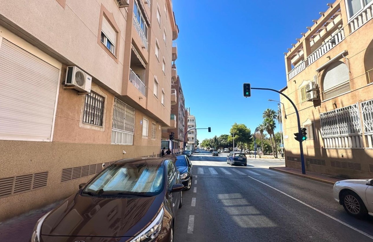 Herverkoop - Appartement / Flat -
Torrevieja - Acequion