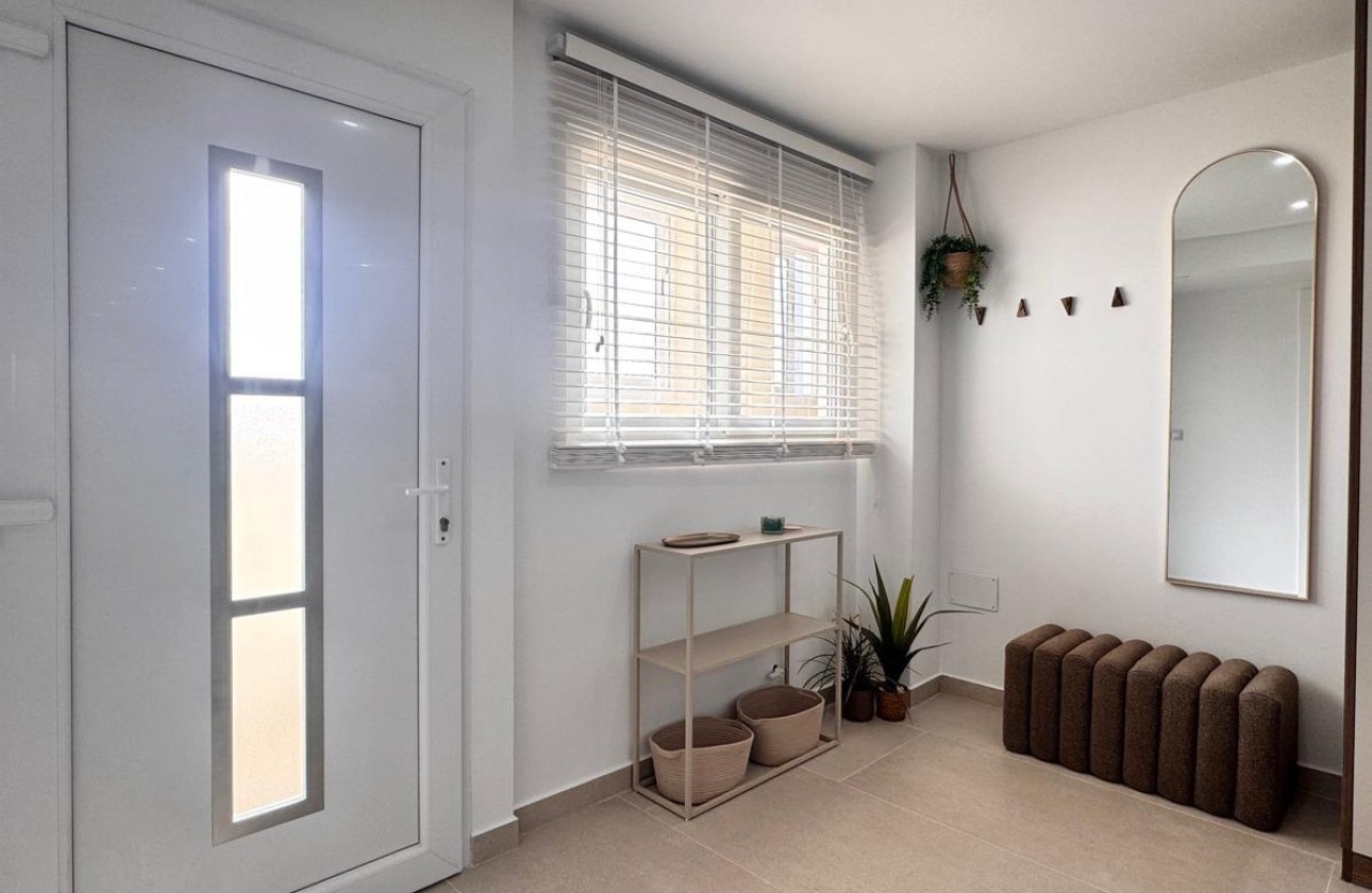 Herverkoop - Appartement / Flat -
Torrevieja - Acequion