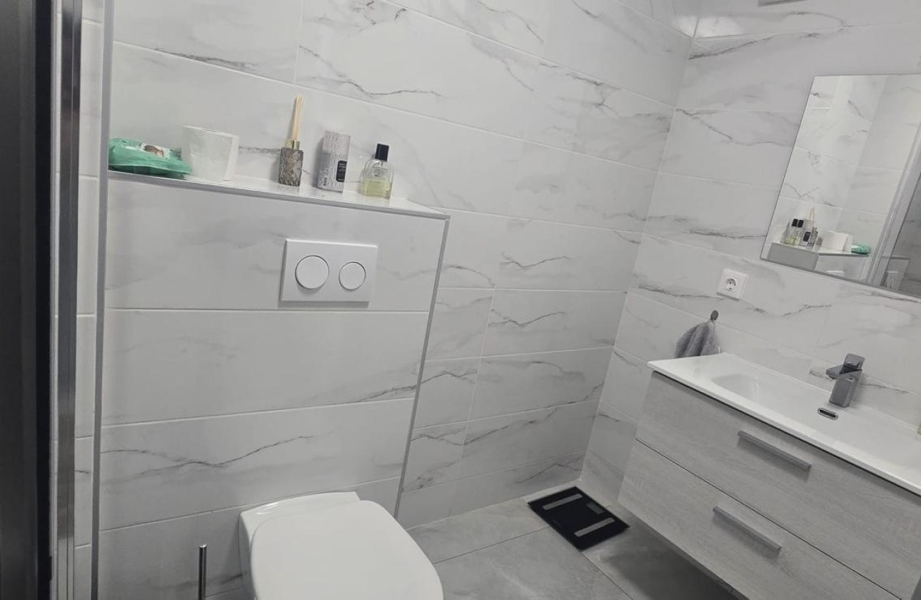 Herverkoop - Appartement / Flat -
Torrevieja - Acequion