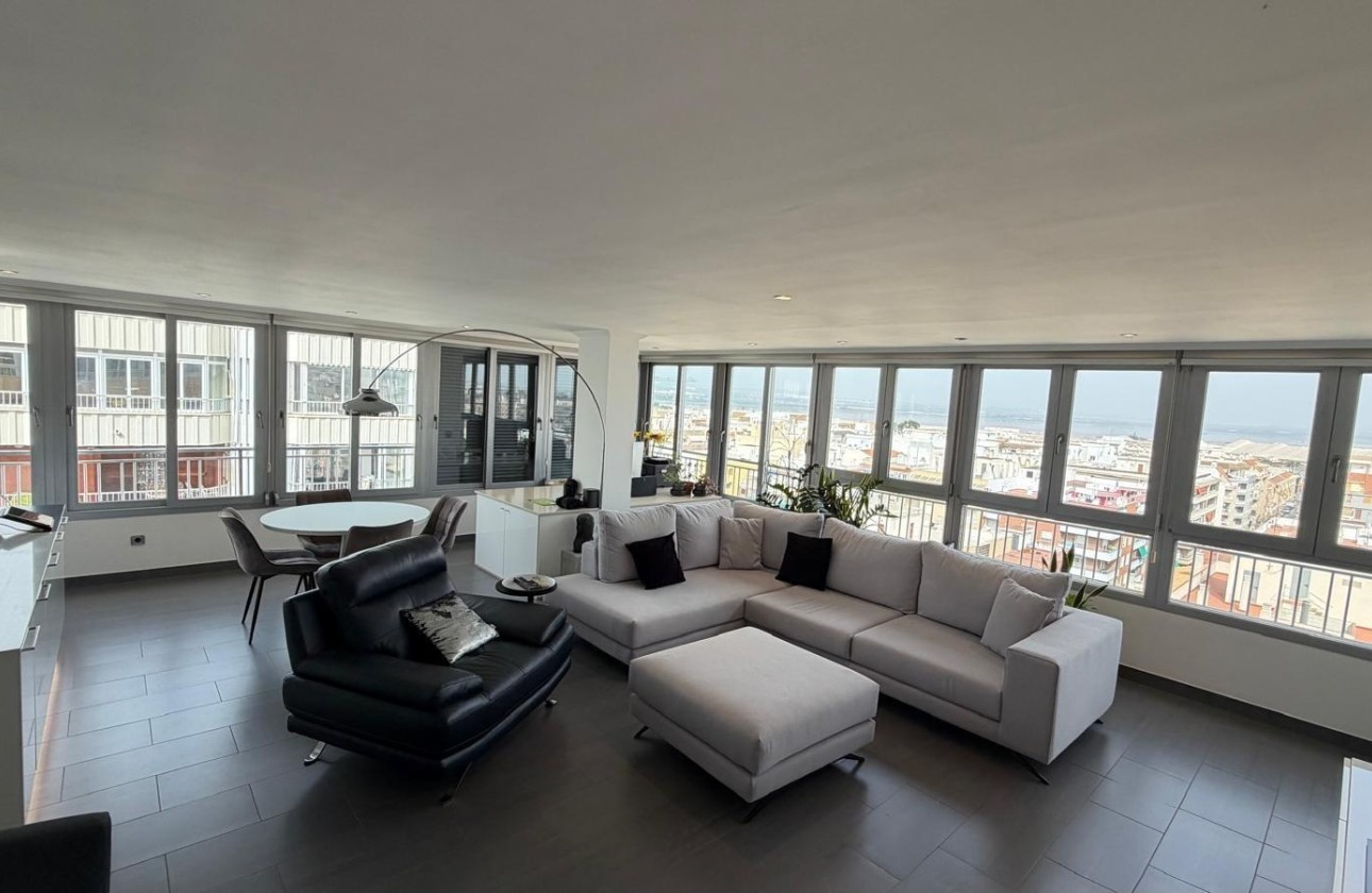 Herverkoop - Appartement / Flat -
Torrevieja - Acequion