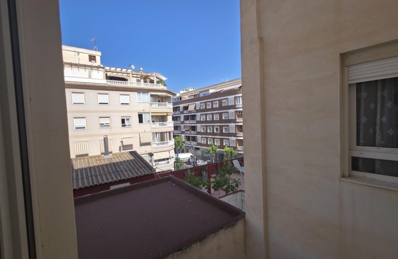 Herverkoop - Appartement / Flat -
Torrevieja - Acequion