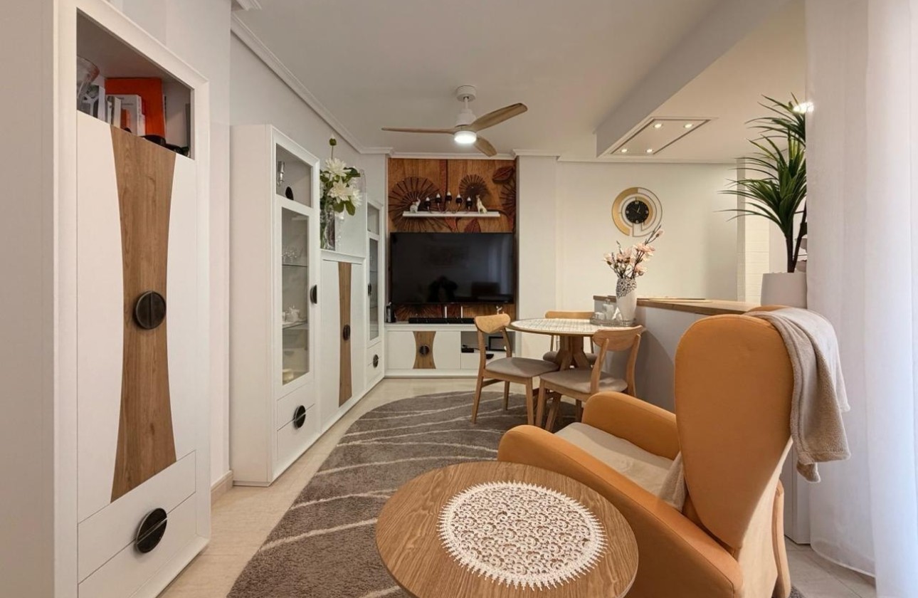 Herverkoop - Appartement / Flat -
Torrevieja - Center