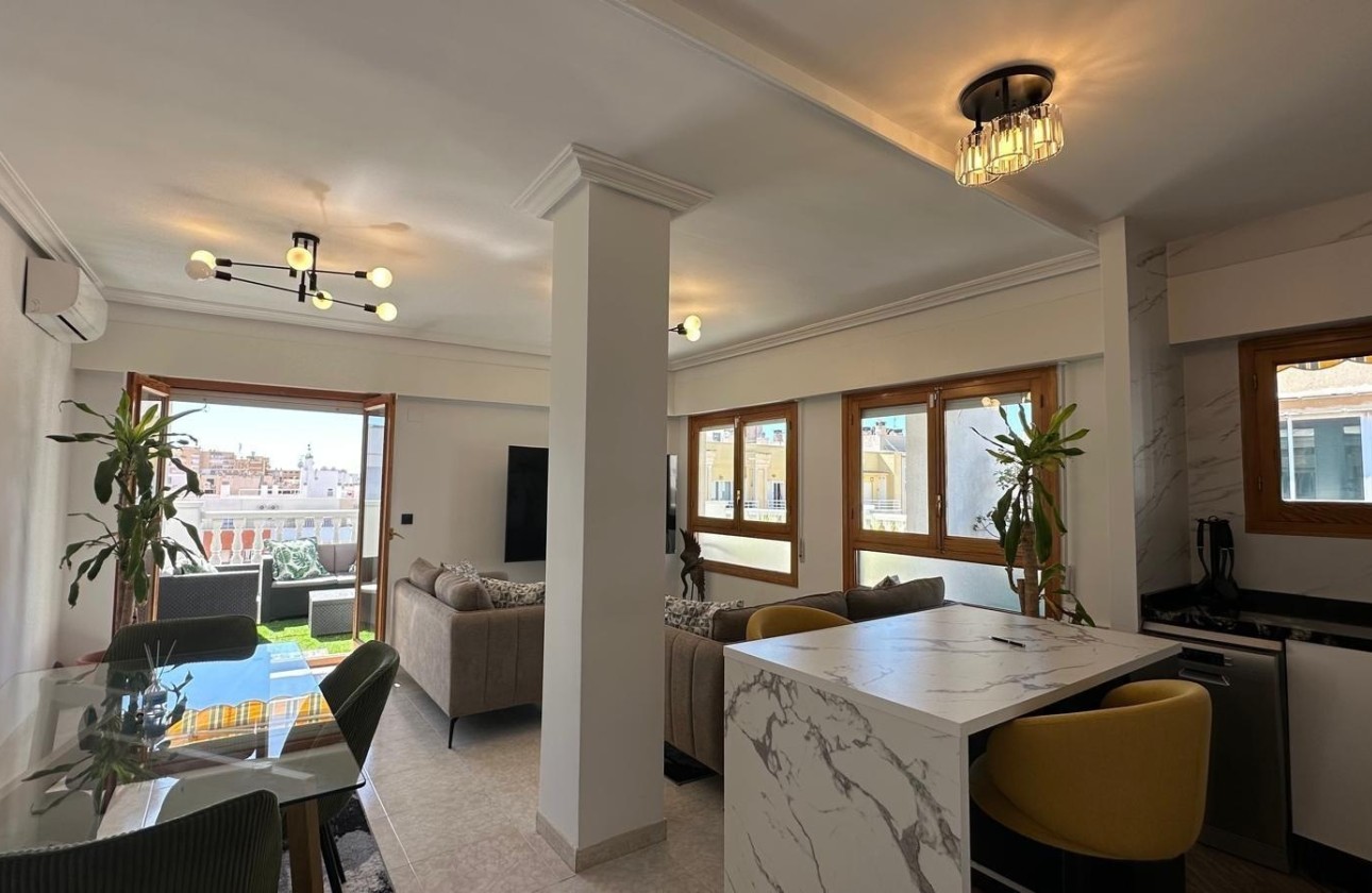 Herverkoop - Appartement / Flat -
Torrevieja - Center