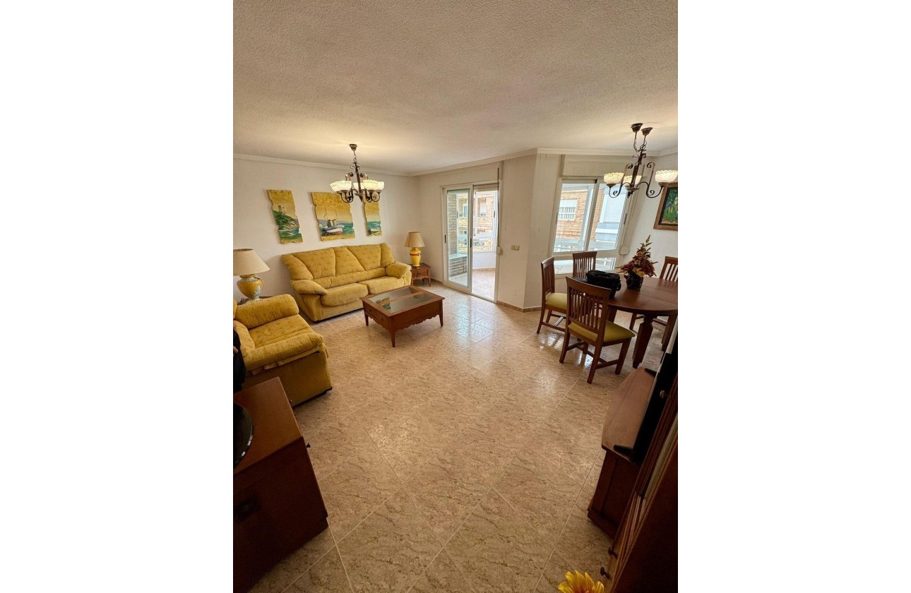 Herverkoop - Appartement / Flat -
Torrevieja - Center