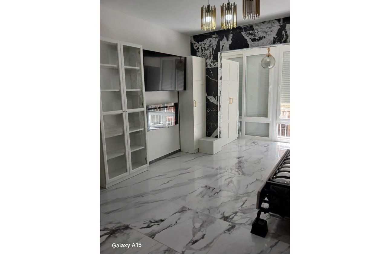 Herverkoop - Appartement / Flat -
Torrevieja - Center