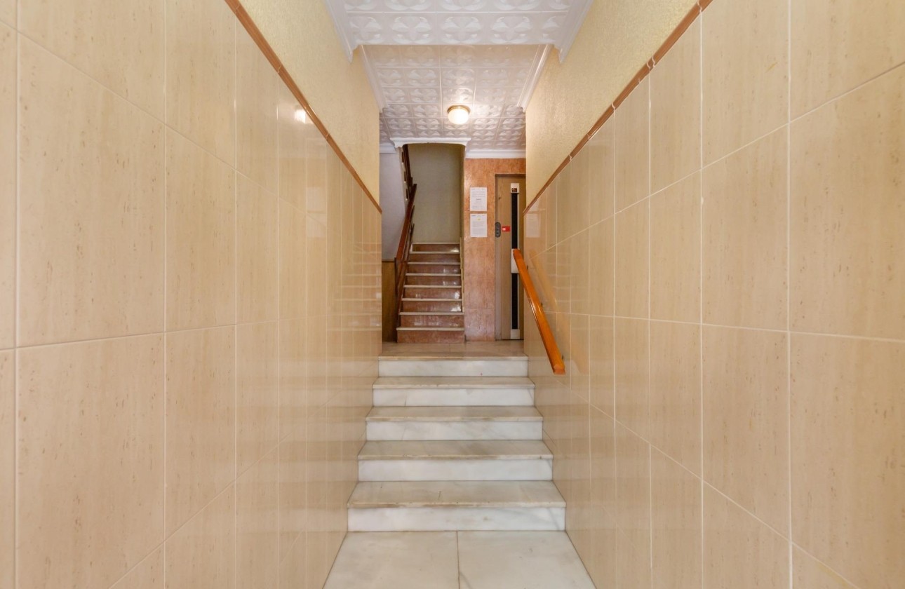 Herverkoop - Appartement / Flat -
Torrevieja - Centro - Muelle Pesquero