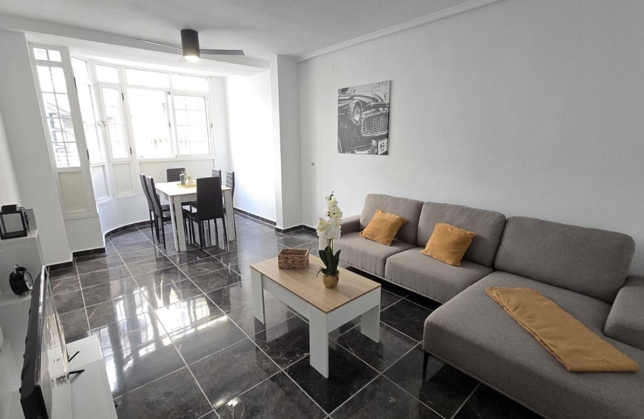 Herverkoop - Appartement / Flat -
Torrevieja - Centro - Muelle Pesquero