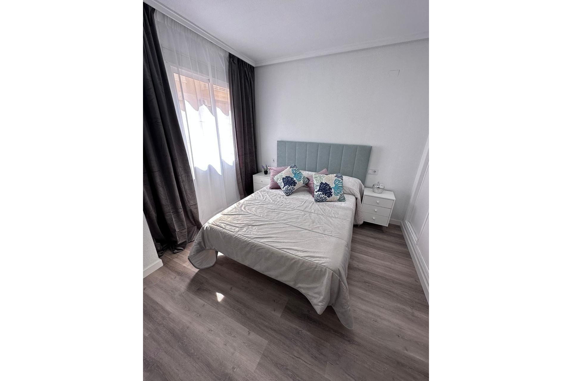 Herverkoop - Appartement / Flat -
Torrevieja - Centro - Muelle Pesquero