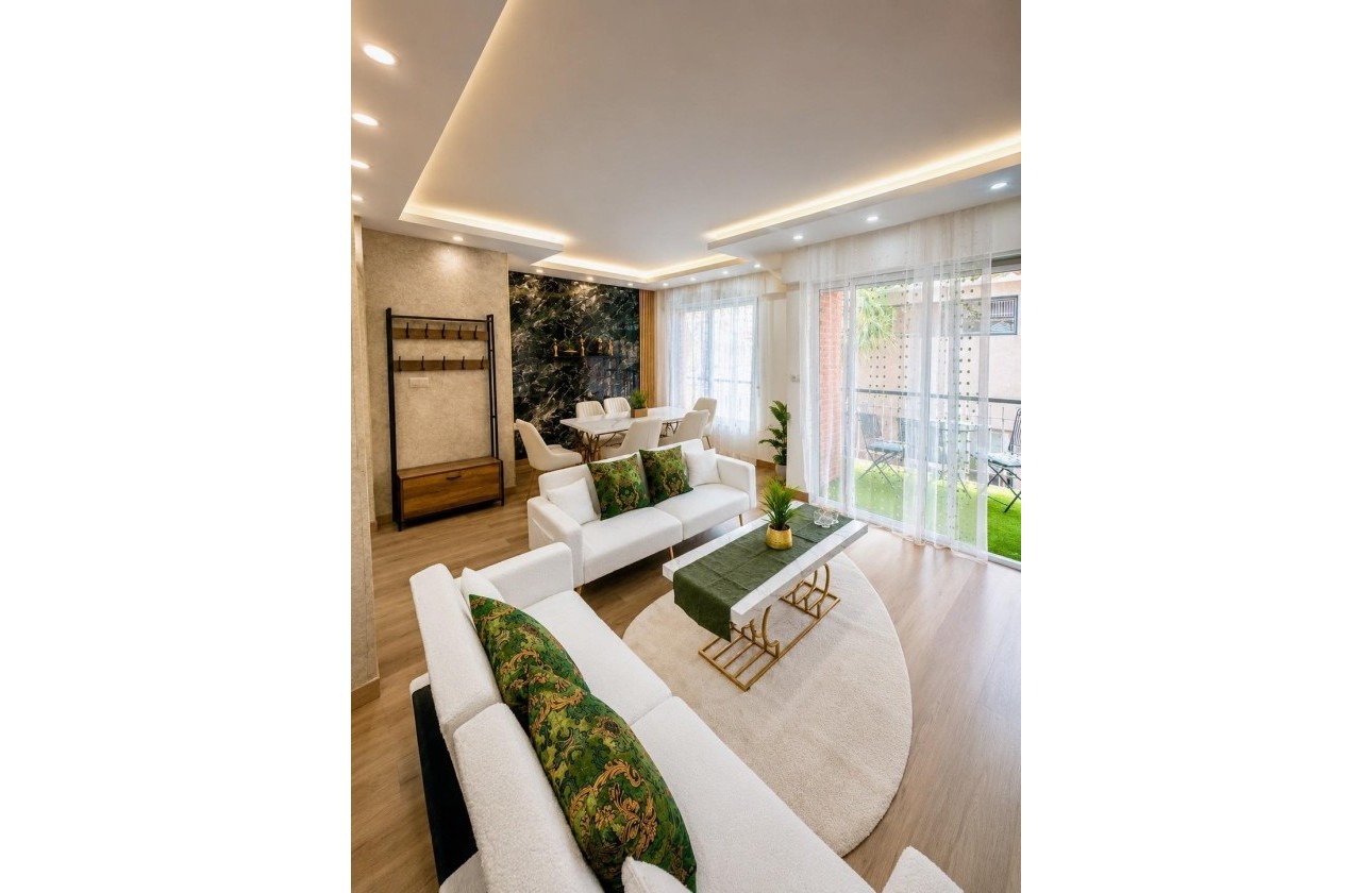 Herverkoop - Appartement / Flat -
Torrevieja - Centro - Muelle Pesquero
