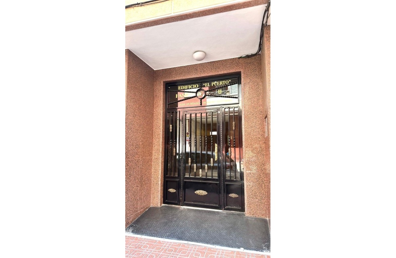 Herverkoop - Appartement / Flat -
Torrevieja - Centro