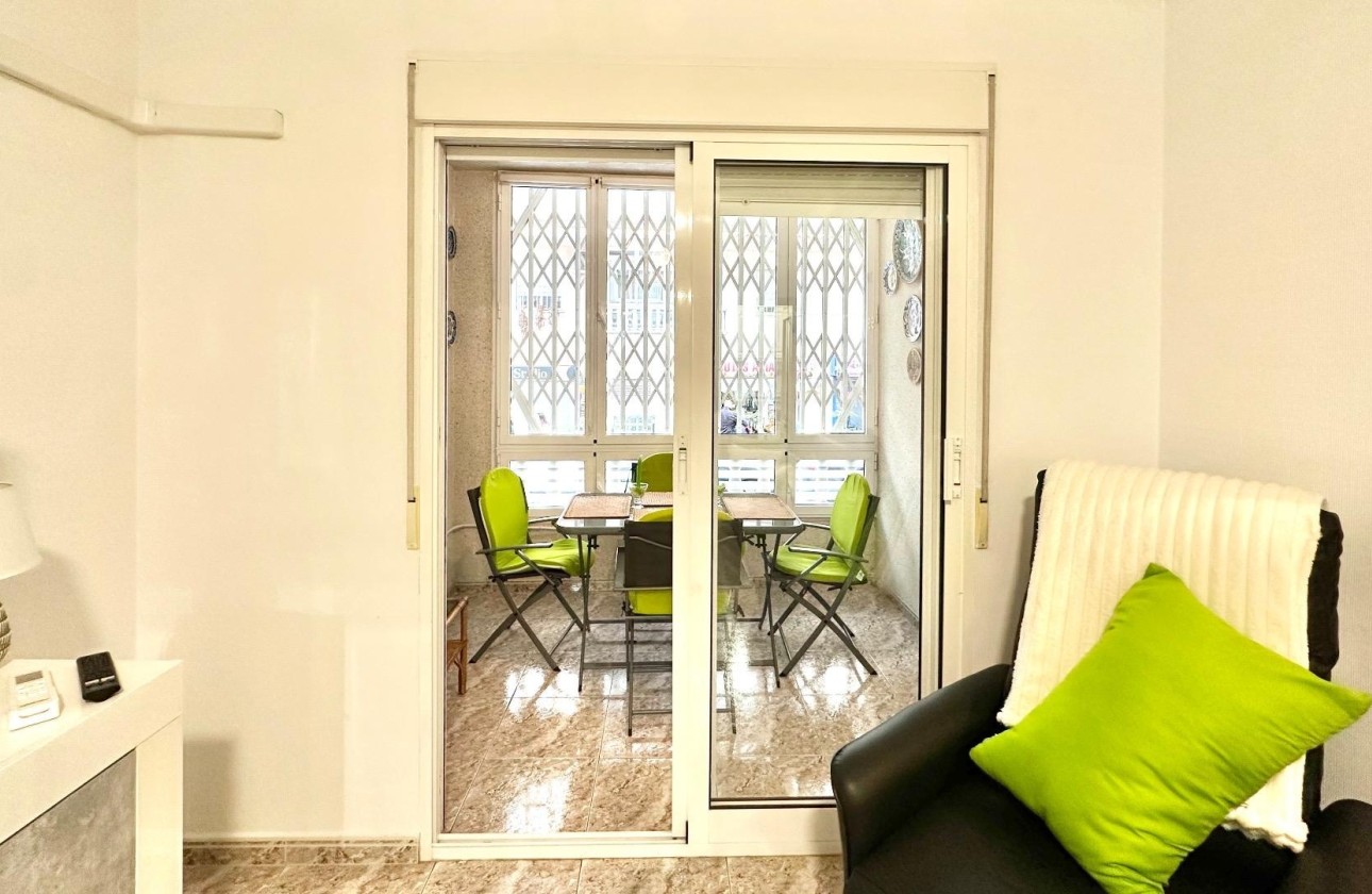 Herverkoop - Appartement / Flat -
Torrevieja - Centro