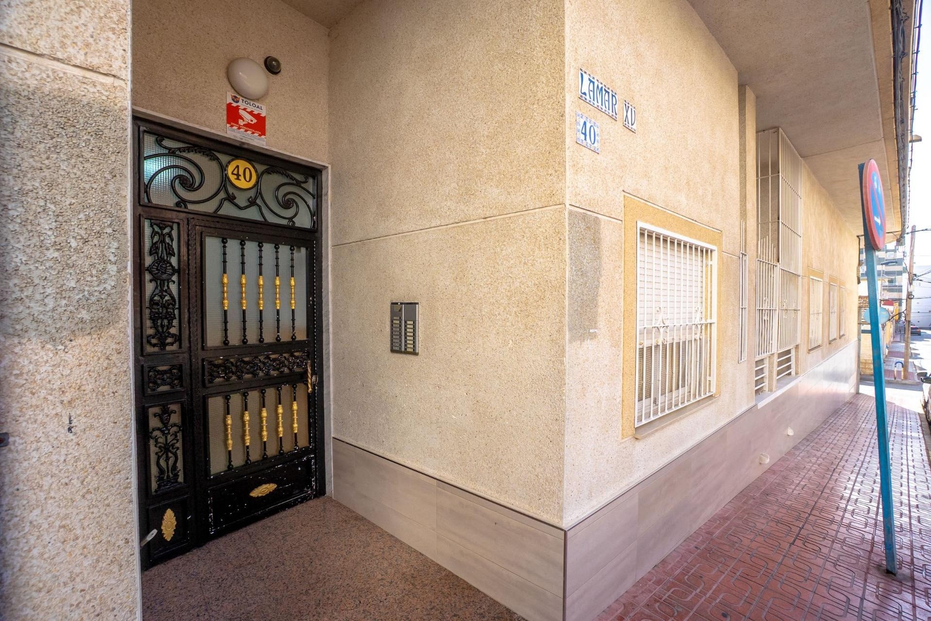 Herverkoop - Appartement / Flat -
Torrevieja - Centro