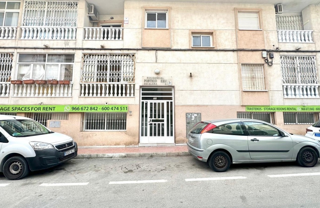 Herverkoop - Appartement / Flat -
Torrevieja - Centro