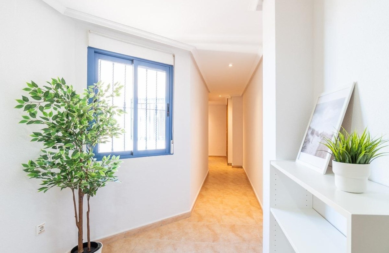 Herverkoop - Appartement / Flat -
Torrevieja - Centro