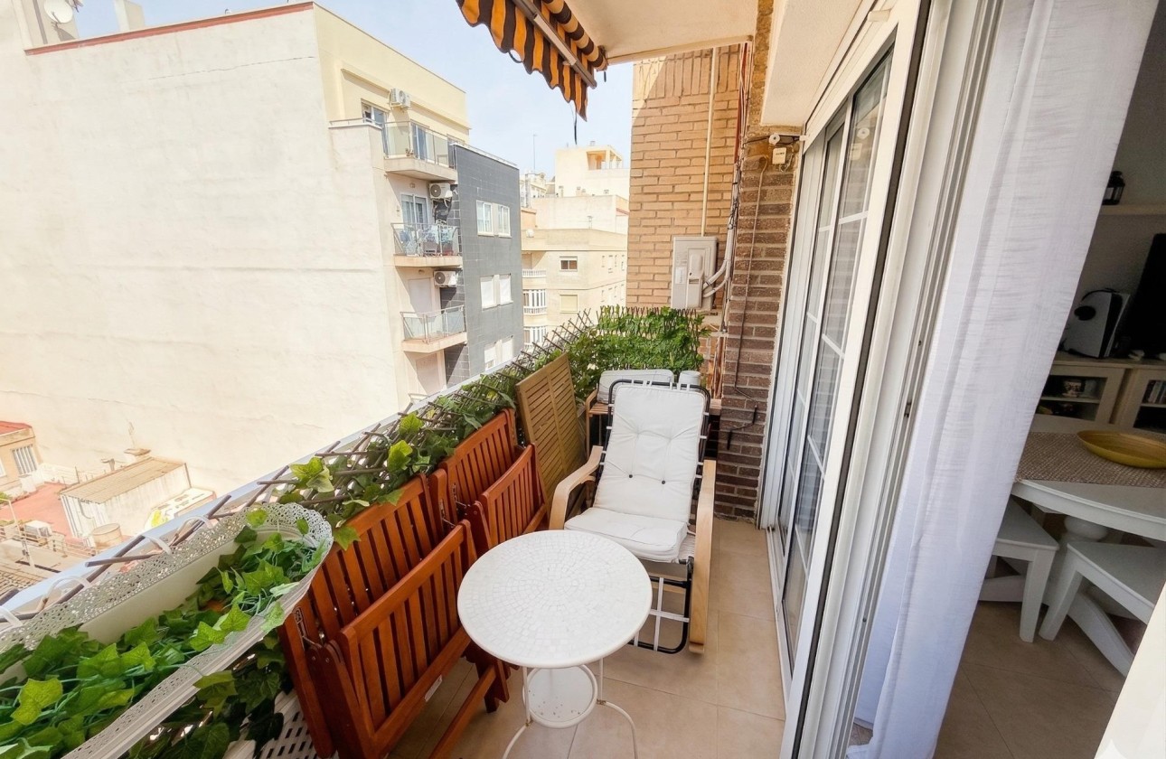 Herverkoop - Appartement / Flat -
Torrevieja - Centro