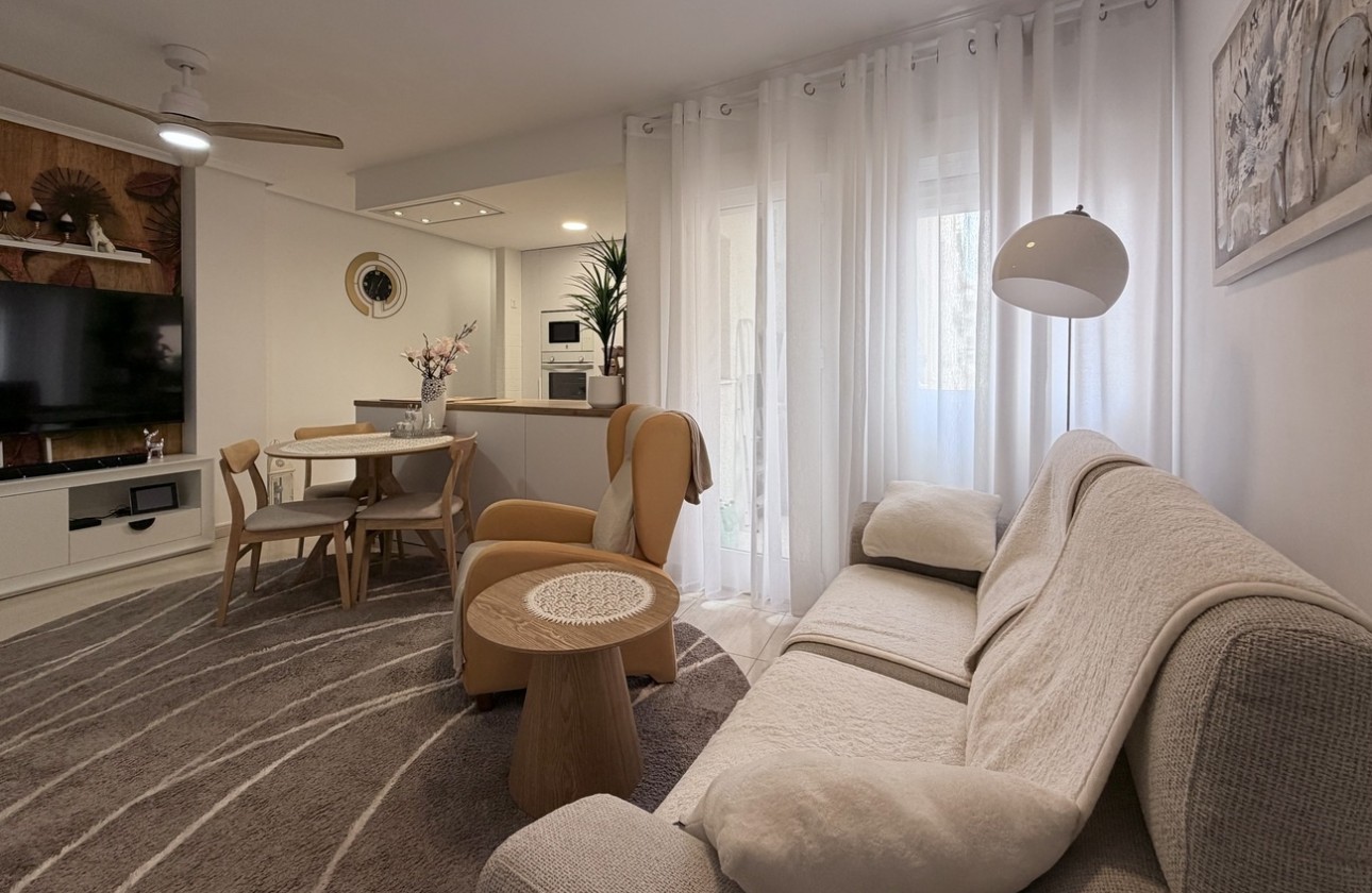 Herverkoop - Appartement / Flat -
Torrevieja - Costa Blanca